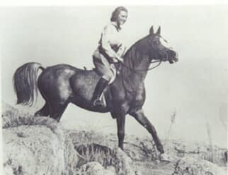 Lothar (Fadl x Habba) 1955. Here with Linda Tellington-Jones who trained Lothar for 100 miles endurance races.