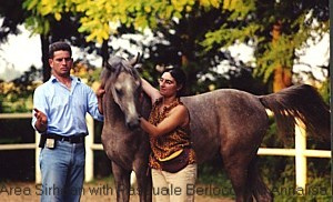 Area Sirhaan (Ansata Iemhotep x Ansata Allegra) 1997 Dahman Shahwan. Photograped in Italy with Mrs Annalisa Monticelli and her husband Pasquale Berloco, 1998